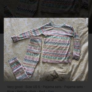 SZ 5 kids Gap pajamas